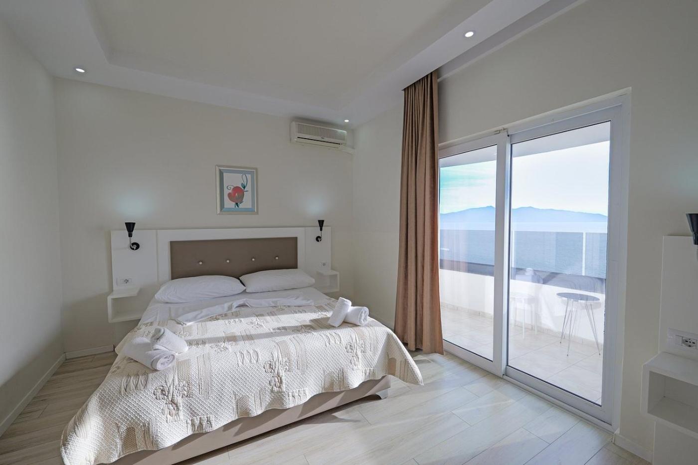 Helia Seaside Hotel Sarandë 외부 사진