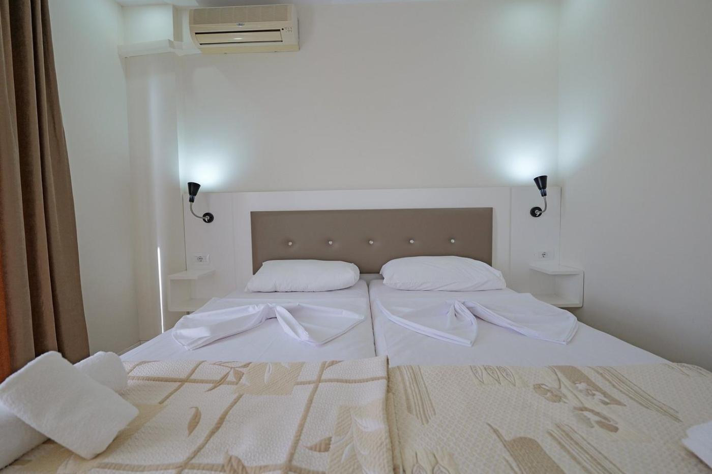Helia Seaside Hotel Sarandë 외부 사진