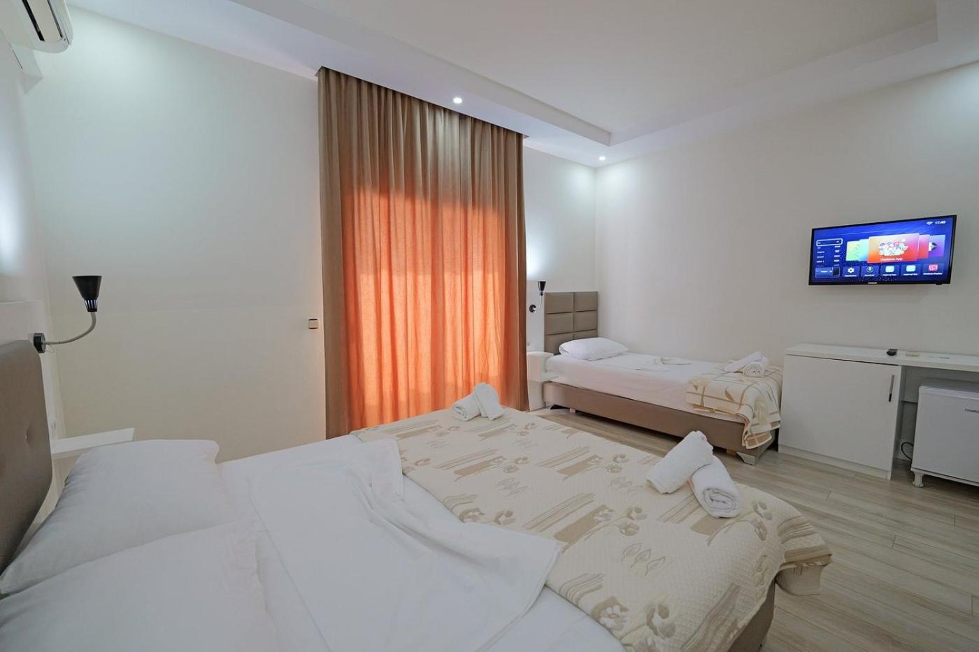 Helia Seaside Hotel Sarandë 외부 사진