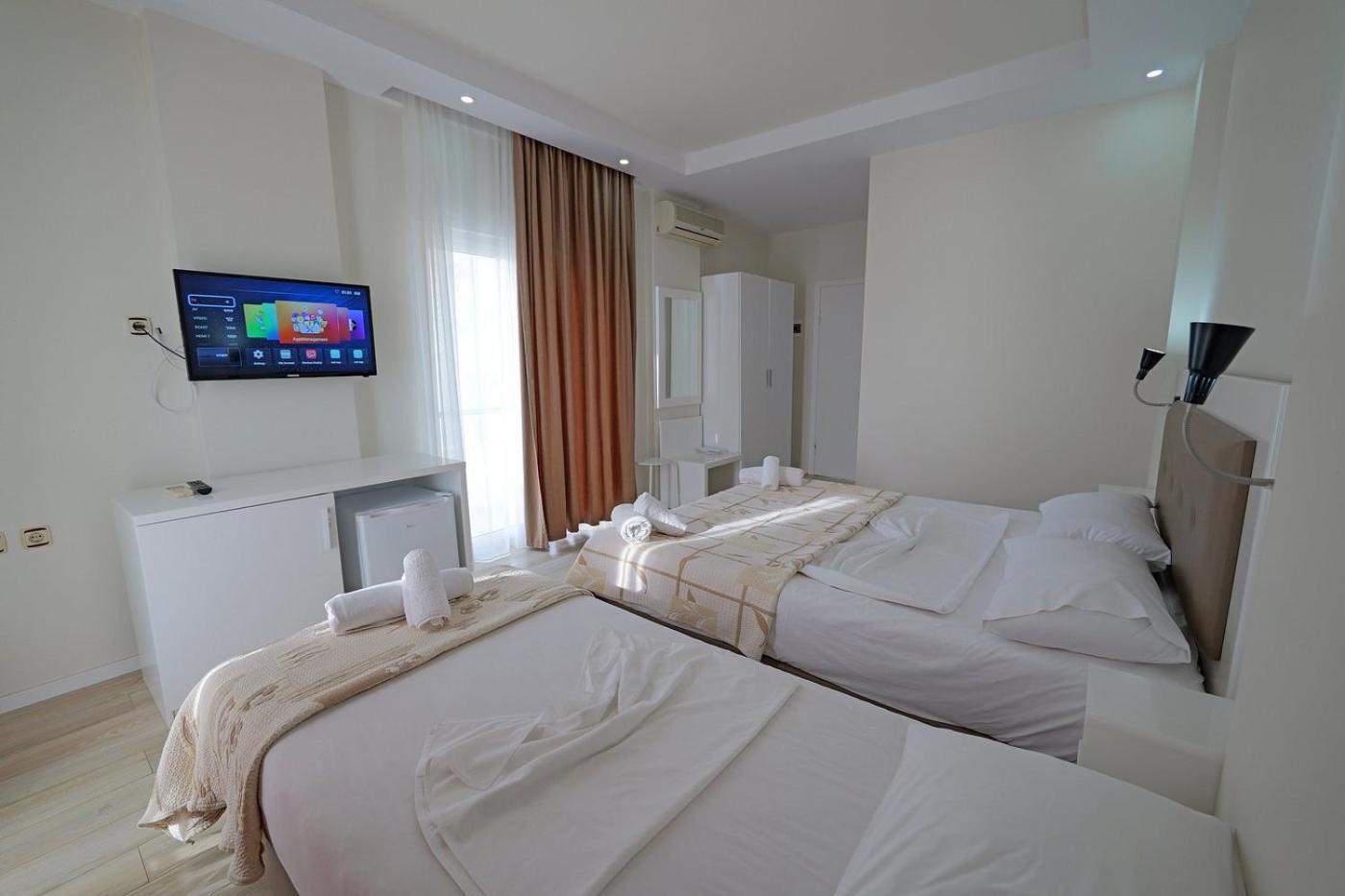 Helia Seaside Hotel Sarandë 외부 사진