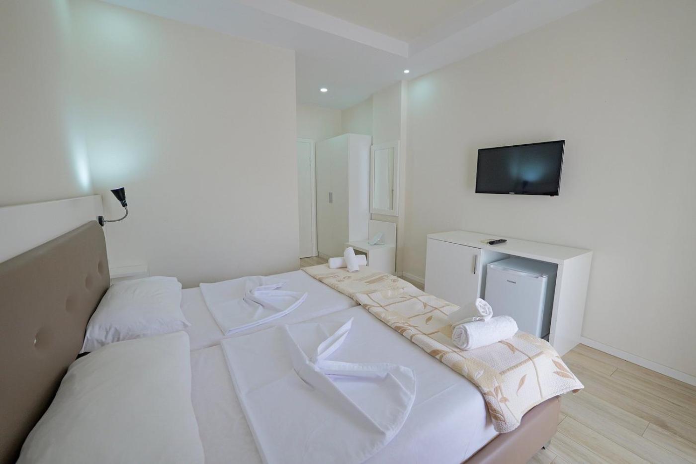 Helia Seaside Hotel Sarandë 외부 사진