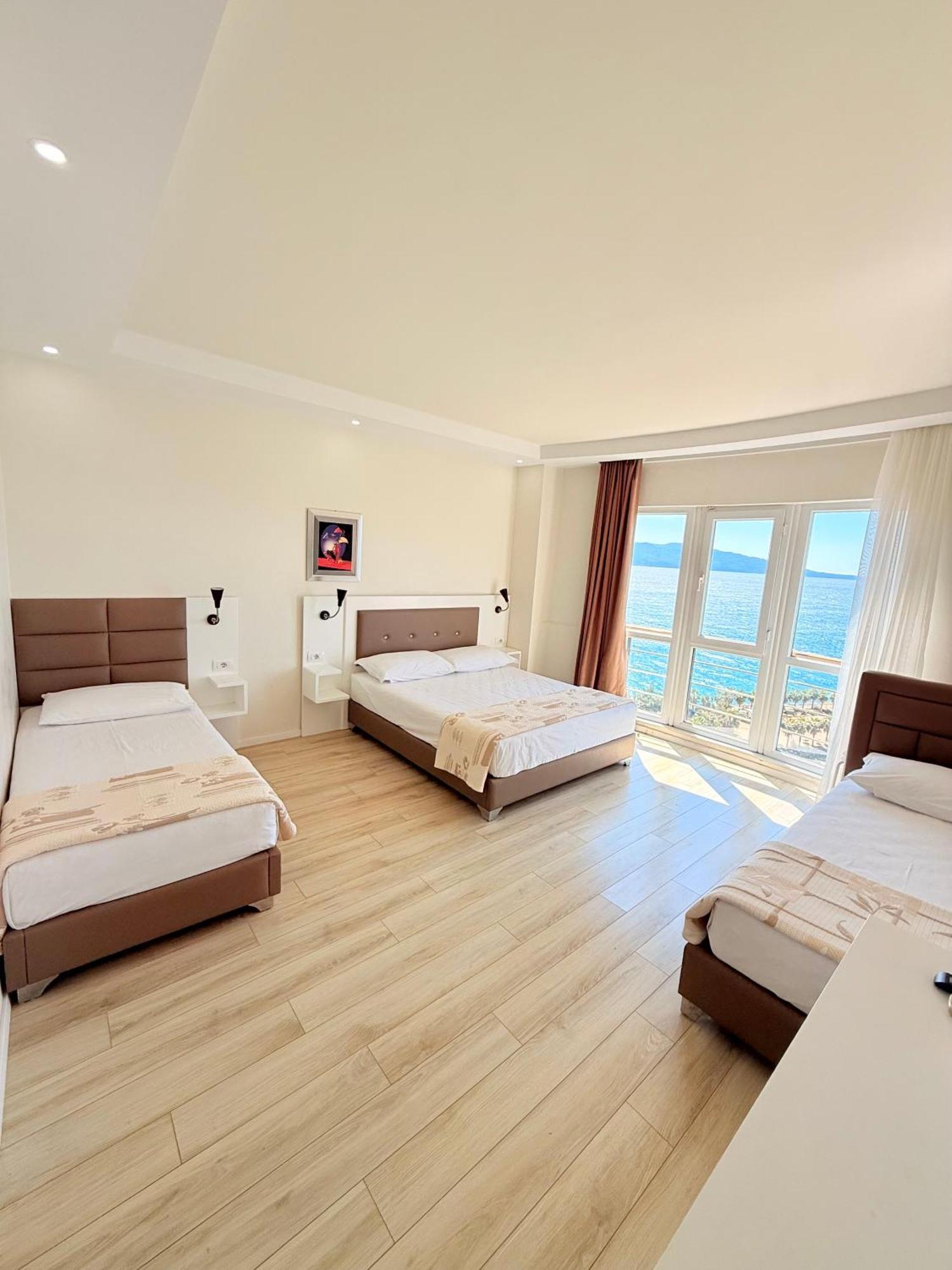 Helia Seaside Hotel Sarandë 외부 사진