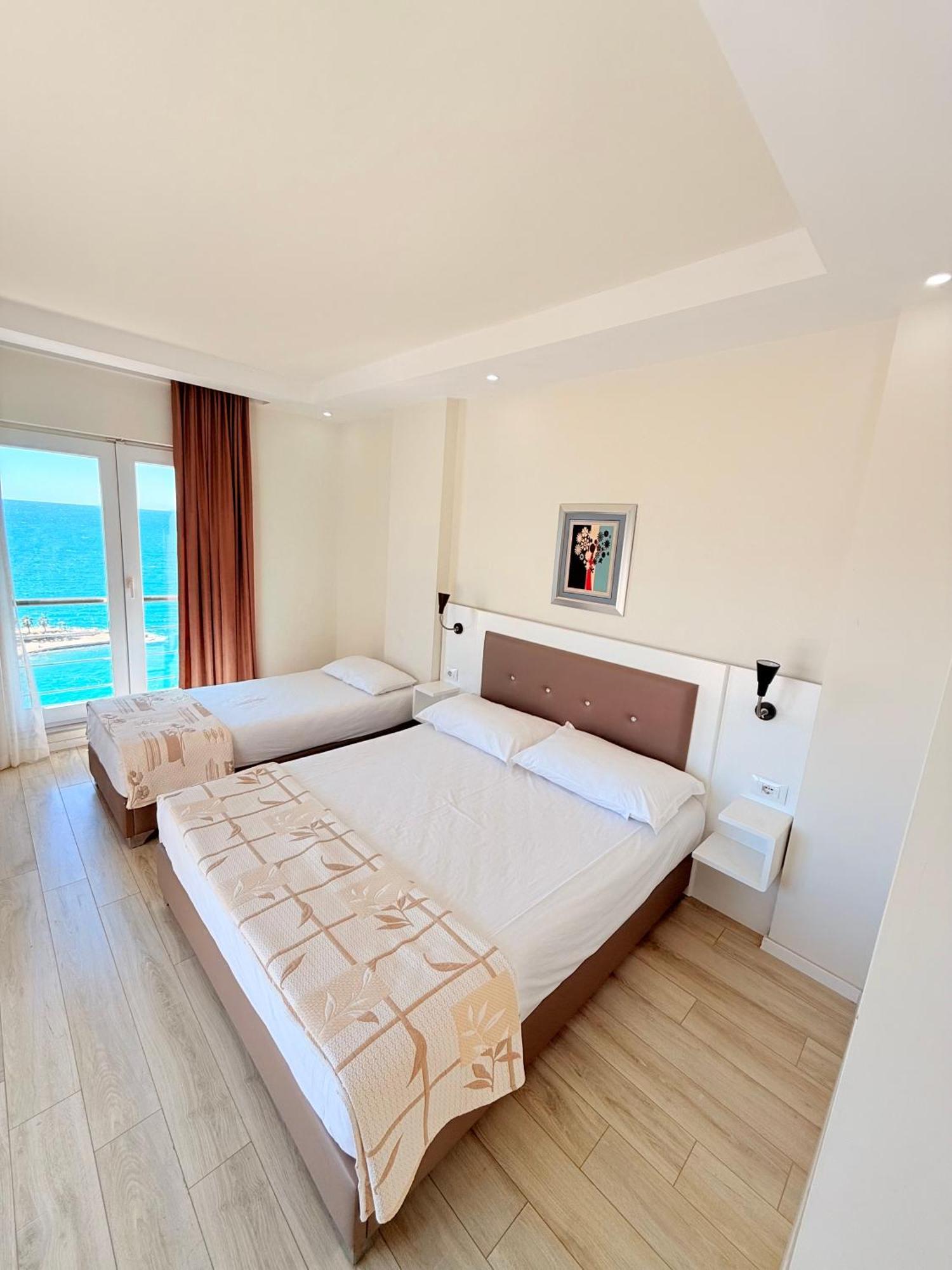 Helia Seaside Hotel Sarandë 외부 사진