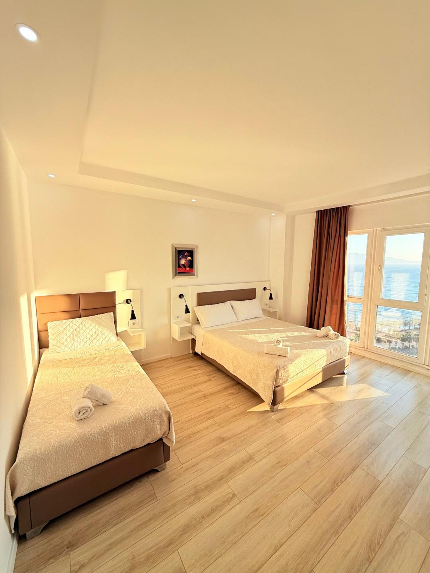 Helia Seaside Hotel Sarandë 외부 사진