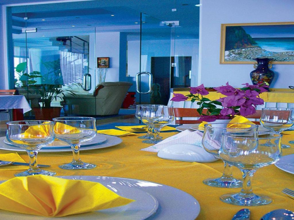 Helia Seaside Hotel Sarandë 외부 사진